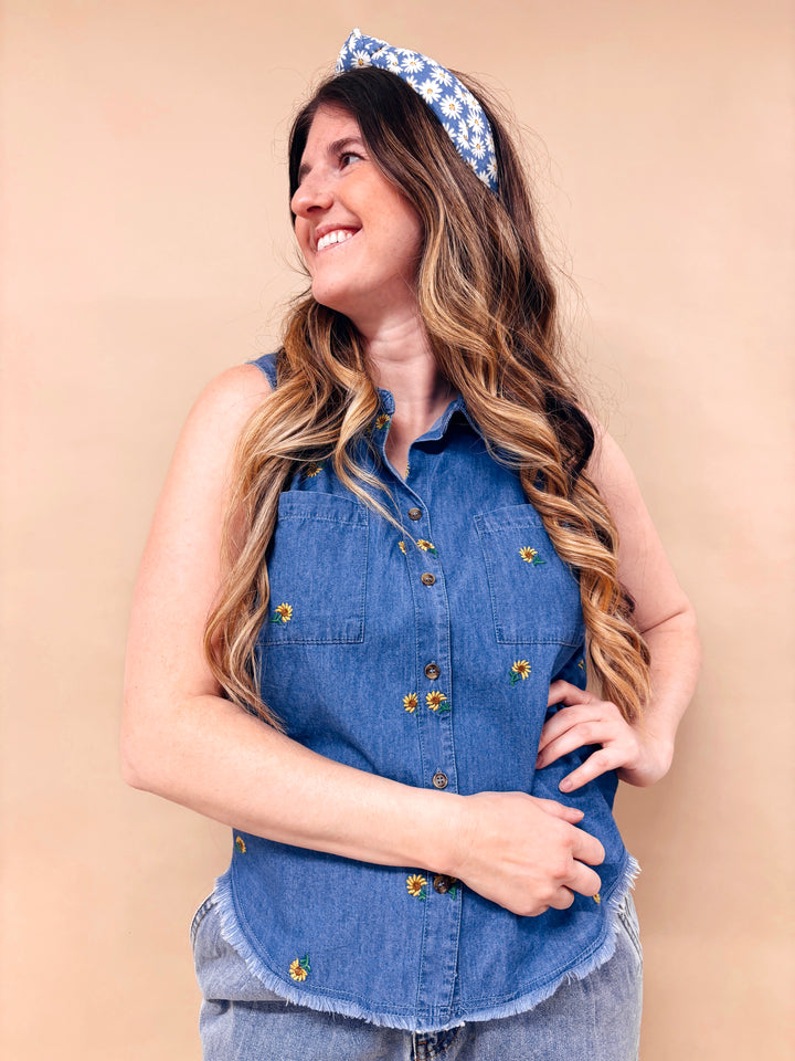 Rylee Fringe Hem Floral Top